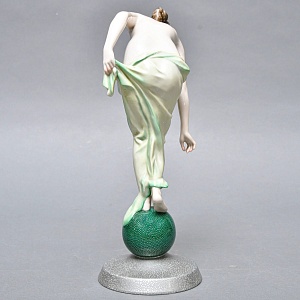 Антикварная Фарфоровая статуэтка «Обнаженная девушка на шаре», Rosenthal Германия - 1935 год. 