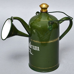 Антикварная Канистра для бензина с воронкой - Эмалированный Бидон на 2 литра, Германия начало ХХ века.