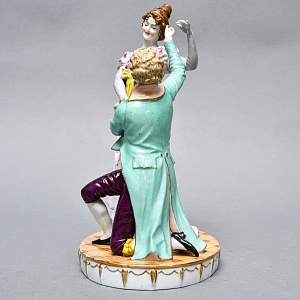Антикварная статуэтка «Дама с кавалером. Приглашение на танец», Фарфор Muller & Co, Германия, 1907 - 1949 гг. 