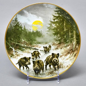 Коллекционная Фарфоровая Тарелка - Блюдо «Дикая Природа. Семья кабанов зимой»  KAISER Германия.
