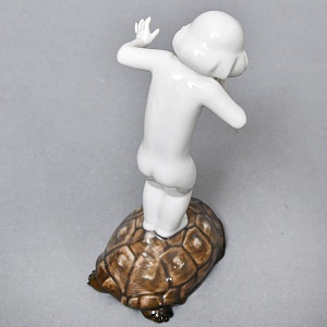 Антикварная Фарфоровая статуэтка «Девочка на черепахе», ROSENTHAL Германия, середина ХХ века.