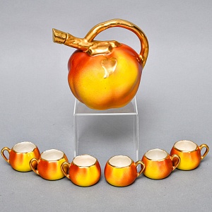 Фарфоровый Ликерный набор «ЯБЛОЧКИ» - 7 предметов, Франция, середина ХХ века. 