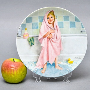 Коллекционная Фарфоровая Тарелка «День девочки Бекки. Купание», RECO США - 1986 год. 