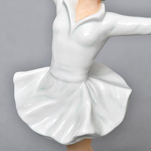 Коллекционная Фарфоровая статуэтка «Девушка фигуристка», Schau Bach Kunst Германия, 1953 - 1962 годы.