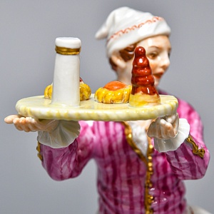 Антикварная Фарфоровая статуэтка «Официант», Мейсен / Meissen Германия, начало ХХ века. 