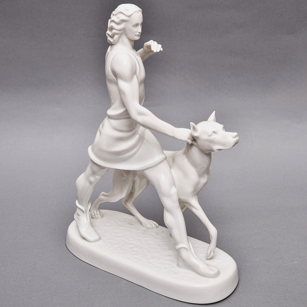 Антикварная Фаофоровая Статуэтка «Охотник с собакой», Wiener Porzellanmanufaktur Augarten, Австрия первая половина ХХ века.