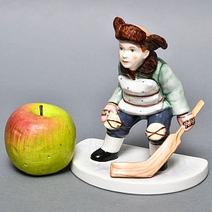 Авторская Коллекционная Фарфоровая Статуэтка «Дворовый Хоккей - Вратарь», Россия.