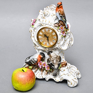 Каминные Кварцевые Часы «Певчие Птицы», фарфор Unterweissbach, Германия 80-е годы ХХ века.