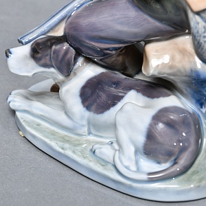 Коллекционная Фарфоровая статуэтка «Охотник  с собакой», Royal Copenhagen Дания, 1992 - 1999 годы. 