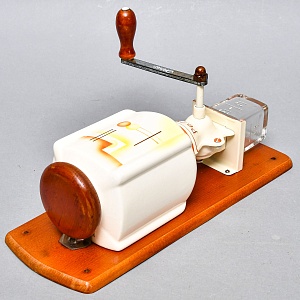 Редкая! Фарфоровая Настенная Ручная Механическая Кофемолка PeDe, Голландия.