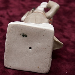 Агитационная Фарфоровая Статуэтка «Пограничник», ЛФЗ СССР -1930-е годы ХХ века.