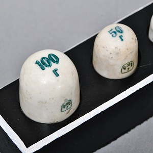 Редкость! Антикварный Набор фарфоровых гирь разновесов (100-50-20-10гр.) - СССР - 20 гг.