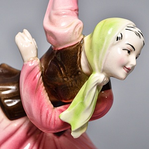 Коллекционная статуэтка «Народный Танец», Фаянс, HERTWIG Германия, 1941 - 1958 годы. 