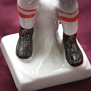 Коллекционная Авторская Фарфоровая статуэтка «Футболист - Юный вратарь», ЛФЗ СССР 1961 год.