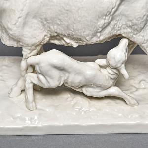 Коллекционная Фарфоровая статуэтка «Овца с ягненком», Nymphenburg Германия, середина ХХ века.