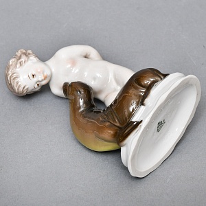 Коллекционная Фарфоровая статуэтка «Мальчик и тюлень», ROSENTHAL Германия, 1943 - 1948 годы.