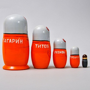 Авторский Сувенир - Памятный Подарок - «Матрёшка - Космонавты СССР», Дерево - Россия. 
