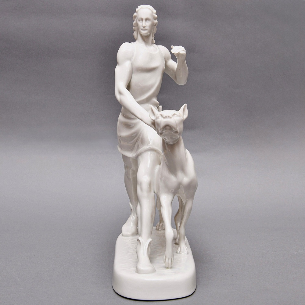 Антикварная Фаофоровая Статуэтка «Охотник с собакой», Wiener Porzellanmanufaktur Augarten, Австрия первая половина ХХ века.