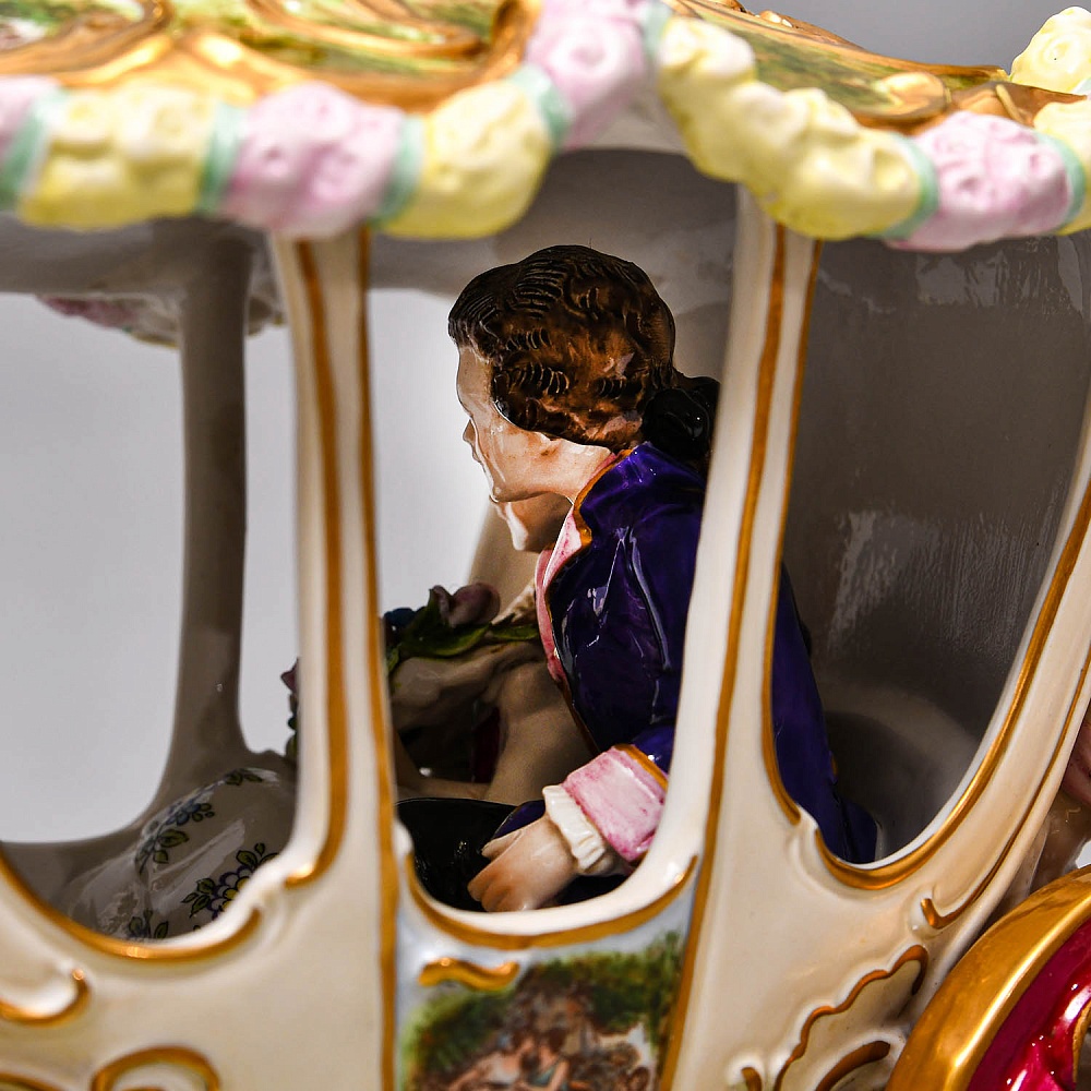 Большая Фарфоровая статуэтка «Карета с влюбленной парой», Scheibe Alsbach Германия, 1925 - 1962 гг. 