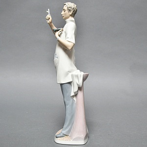  Коллекционная Фарфоровая статуэтка «Врач - Стоматолог», Lladro Испания, 1977 год.
