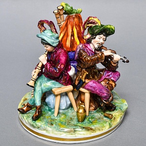 Коллекционная Фарфоровая статуэтка «Средневековые музыканты», Германия середина XX века.