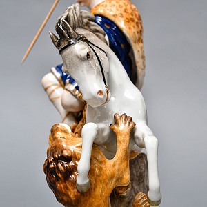 Антикварная Фарфоровая статуэтка «Диана - Охотница на льва», VOLKSTEDT Германия.