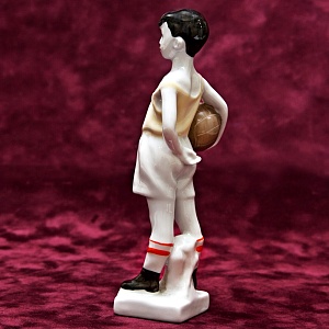 Коллекционная Авторская Фарфоровая статуэтка «Футболист - Юный вратарь», ЛФЗ СССР 1961 год.