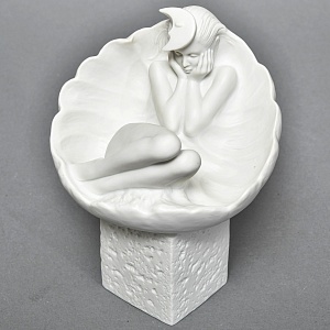 Коллекционная Фарфоровая статуэтка «Девушка, Знак Зодиака - Рак», Royal Copenhagen Дания.