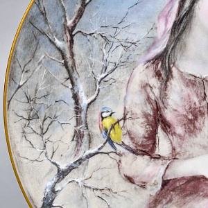 Коллекционная Фарфоровая тарелка «Девушка - Зима», Henri d'Arceau - Limoges Франция, 1979 год. 