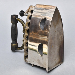 Старинный Никелированный Угольный Чугунный Утюг Германия начало ХХ века.