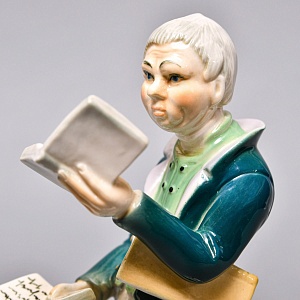 Коллекционная Фарфоровая статуэтка «Профессор с книгами», Karl Ens Германия.