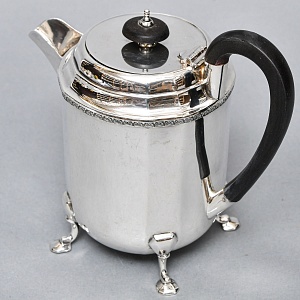 Винтажный Металлический Кофейник - Чайник на ножках 1 л. Silverplate, Англия - середина ХХ века.