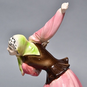 Коллекционная статуэтка «Народный Танец», Фаянс, HERTWIG Германия, 1941 - 1958 годы. 