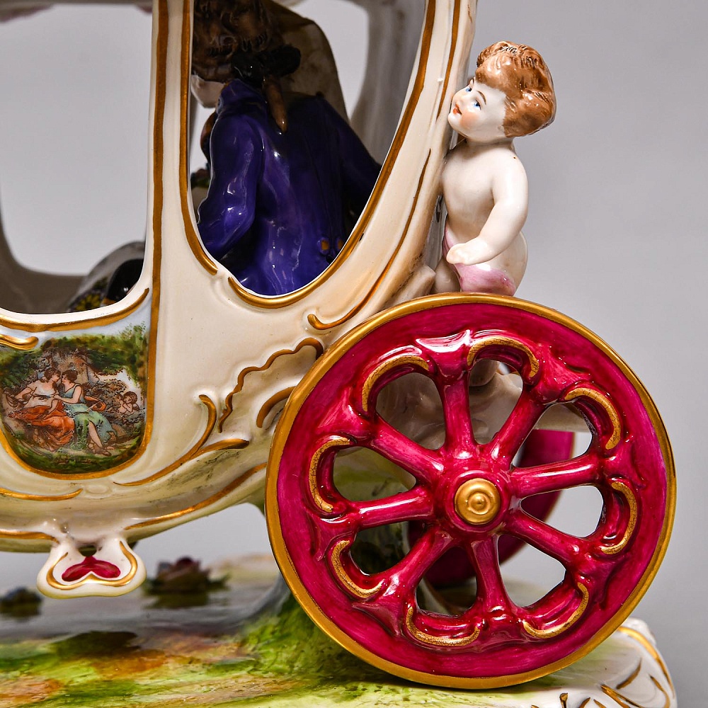 Большая Фарфоровая статуэтка «Карета с влюбленной парой», Scheibe Alsbach Германия, 1925 - 1962 гг. 