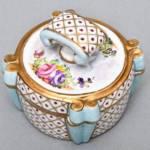 Антикварная Шкатулка - Бонбоньерка «Цветочная нежность», Фарфор Edme Samson et Cie Франция.