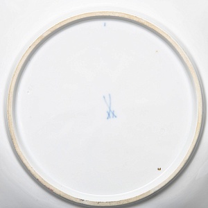 Коллекционное Блюдо - Тарелка «ЦВЕТЫ И ЛИСТЬЯ», Фарфор MEISSEN Германия, первая половина ХХ века. 