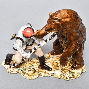 Коллекционная Фарфоровая Статуэтка «Охота на медведя», Россия. 