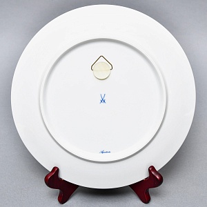 Коллекционная Тарелка - Блюдо «Клейма Мейсенской мануфактуры», Фарфор, MEISSEN Германия.