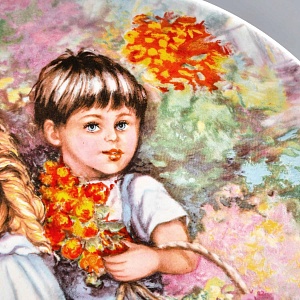 Коллекционная Фарфоровая тарелка «Детство. Наш сад», Wedgwood Англия - 1983 год. 