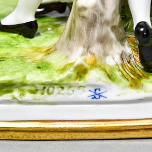 Большая Антикварная Статуэтка «Детские забавы - Ручеек», фарфор Scheibe - Alsbach, Германия.