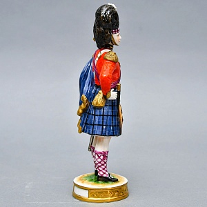 Редкая!!! Фарфоровая Cтатуэтка «Солдаты Британской Армии. 92-й пехотный полк», RUDOLF KAMMER Германия. 