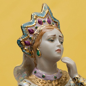 Авторская Фарфоровая статуэтка «Царе́вна-лягу́шка», СССР Дулево, 50-е года.