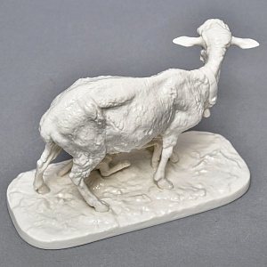 Коллекционная Фарфоровая статуэтка «Овца с ягненком», Nymphenburg Германия, середина ХХ века.