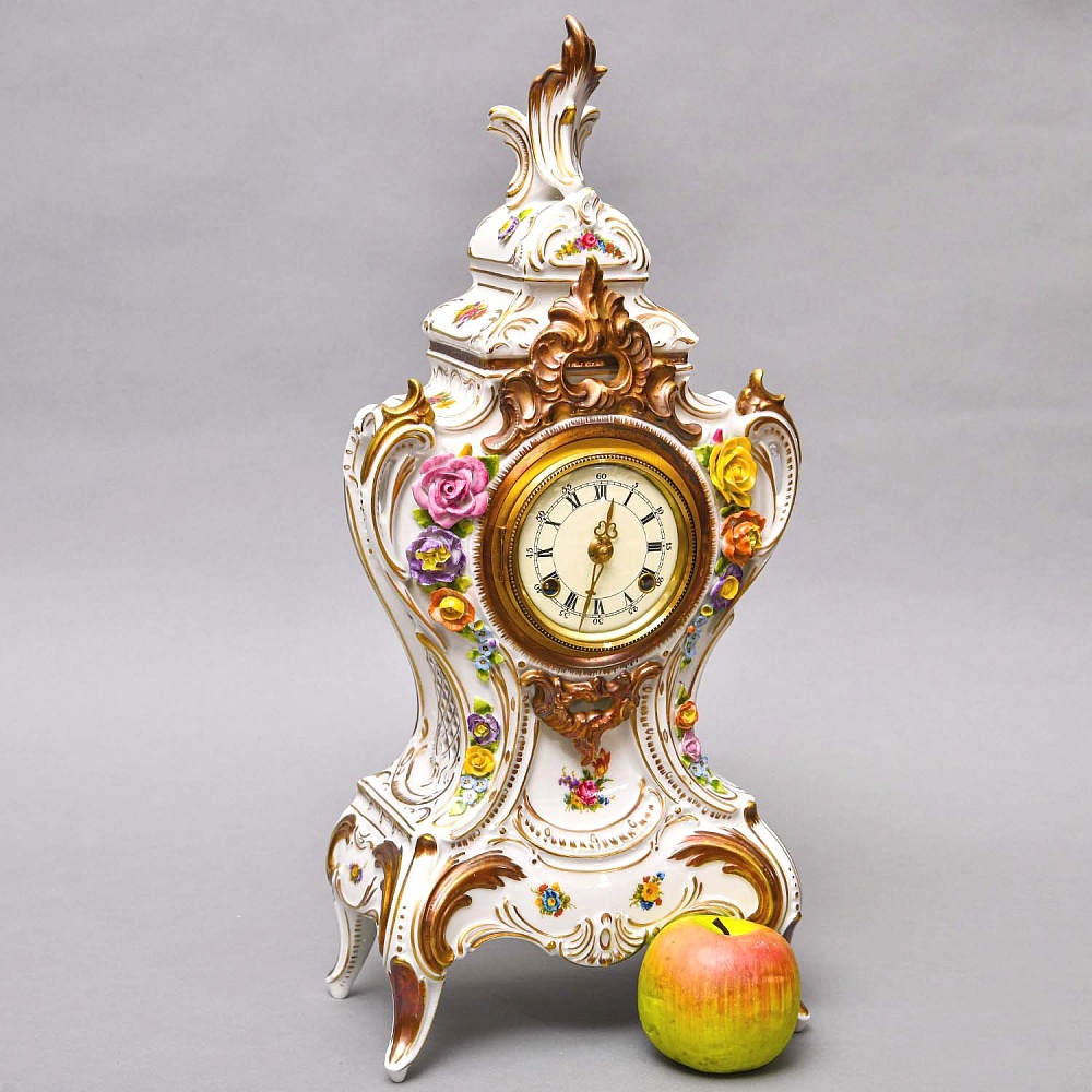 Большие Каминные Механические Фарфоровые Часы с боем «Букет из Роз», Franz Hermle & Sohn Германия 50 гг.