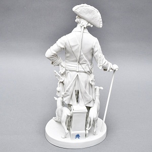 Антикварная Фарфоровая статуэтка «Старый Фриц. Король Пруссии Фридрих II с собаками»,  Volkstedt Германия.