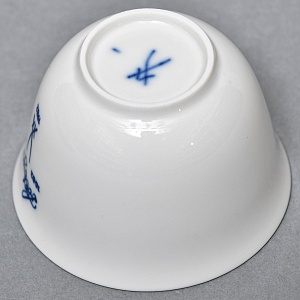 Набор Тет-а-Тет Две Фарфоровые Кофейные пары - пиалы с блюдцем MEISSEN Германия - 1982 год. 