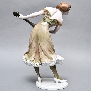 Антикварная Фарфоровая статуэтка «Карнавал. Девушка с лютней», Rosenthal Германия - 1914 год. 