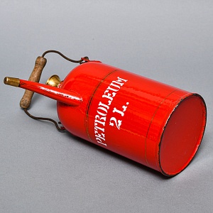 Антикварная Канистра для бензина - Эмалированный Бидон на 2 литра, Германия начало ХХ века.