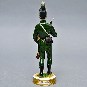 Фарфоровая статуэтка Солдат - «Стрелок корпуса герцога Камберлендского», Rudolf Kammer Германия.