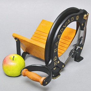 Винтажная Ручная Механическая Хлеборезка - Слайсер - Нож, RAADVAD Дания, середина ХХ века.